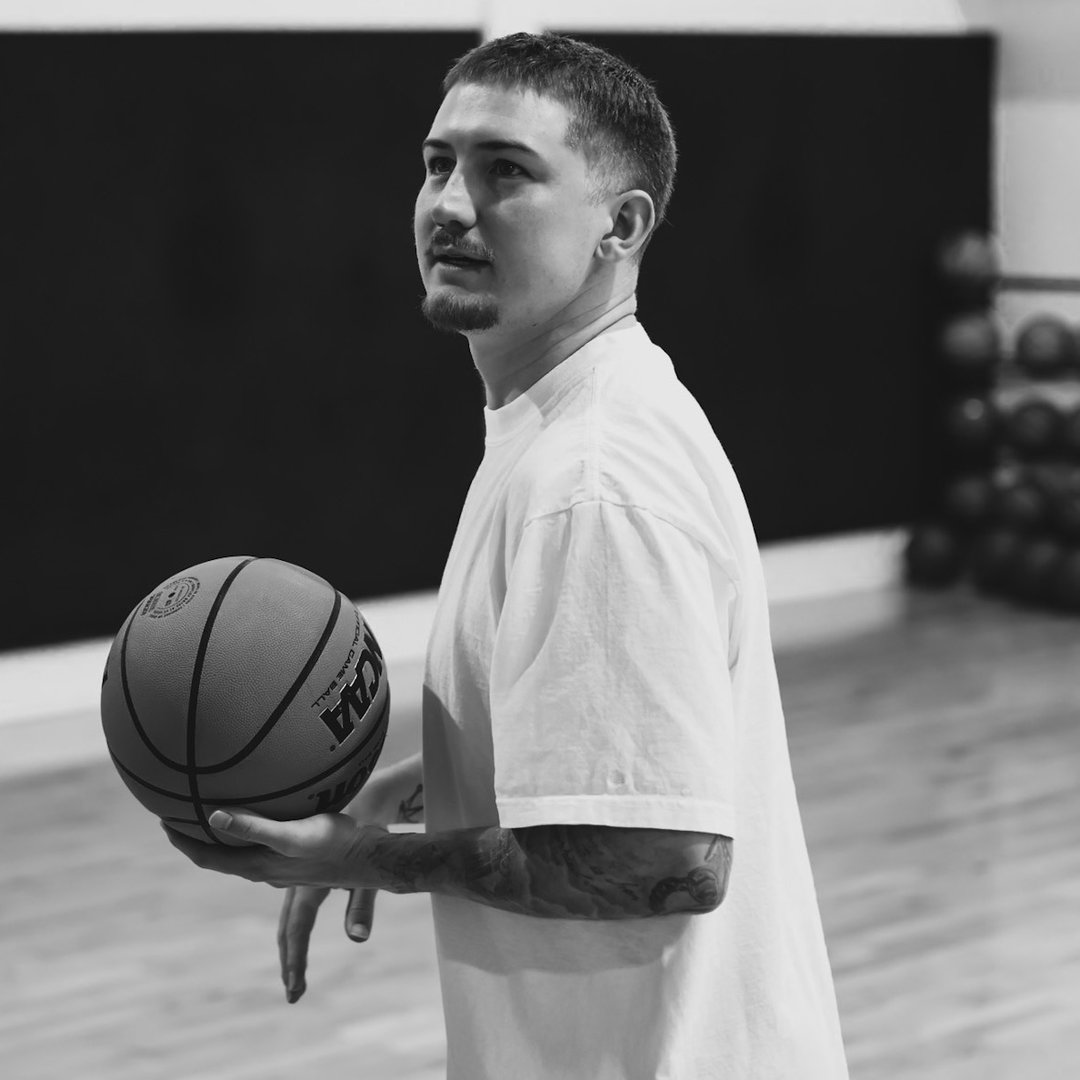 a small instagram profile picture ofKenny Hatch